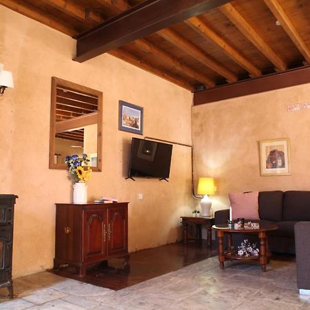 Agrovino Lofou Hotel Buitenkant foto