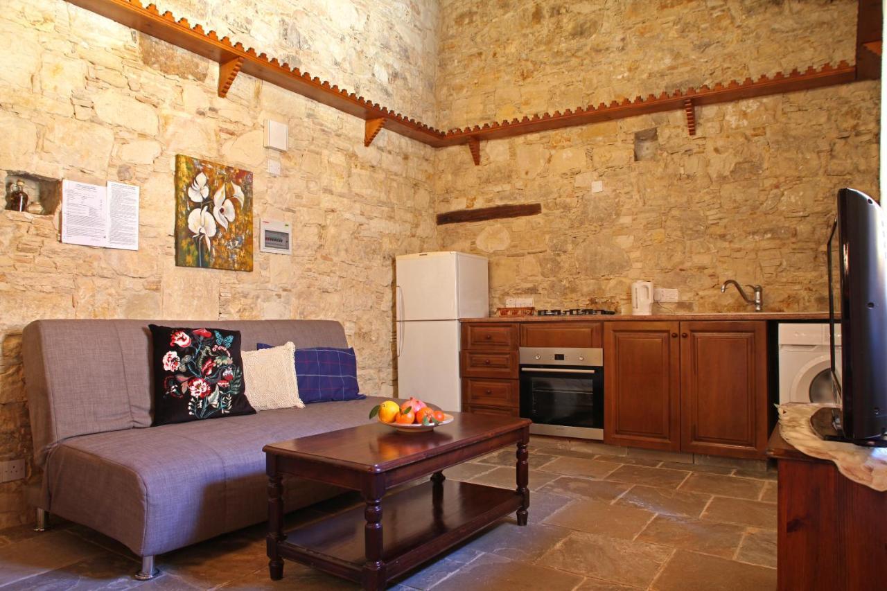 Agrovino Lofou Hotel Buitenkant foto