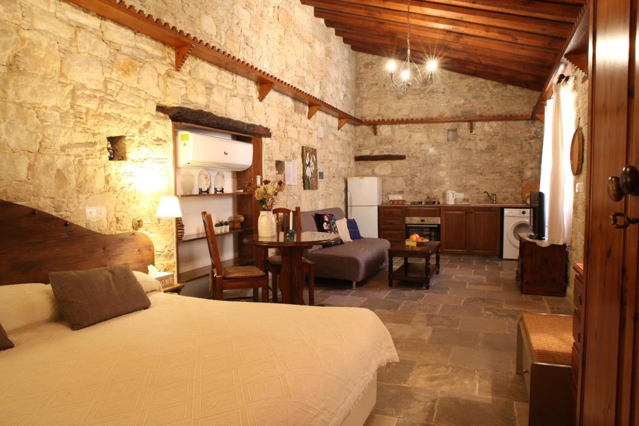 Agrovino Lofou Hotel Buitenkant foto