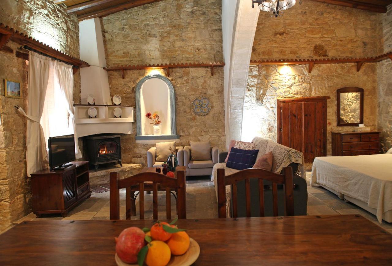 Agrovino Lofou Hotel Buitenkant foto