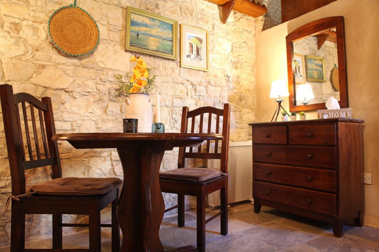 Agrovino Lofou Hotel Buitenkant foto