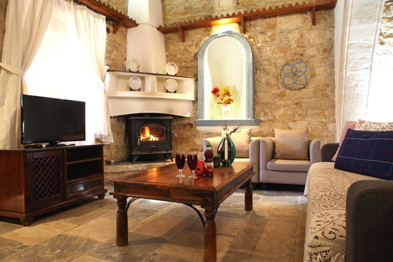 Agrovino Lofou Hotel Buitenkant foto