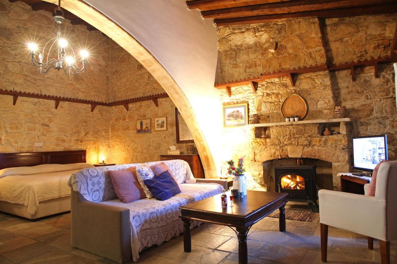 Agrovino Lofou Hotel Buitenkant foto
