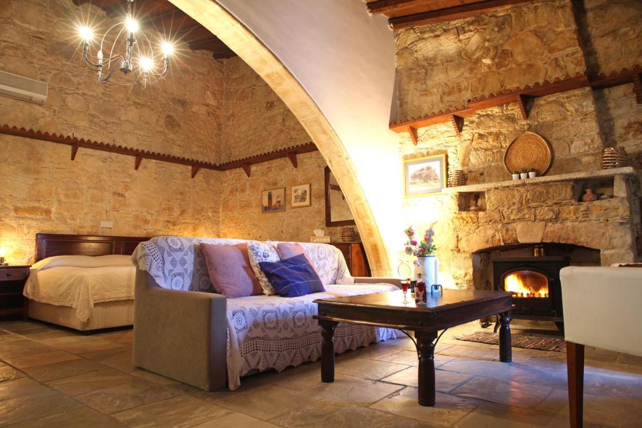 Agrovino Lofou Hotel Buitenkant foto