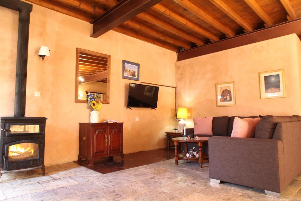 Agrovino Lofou Hotel Buitenkant foto