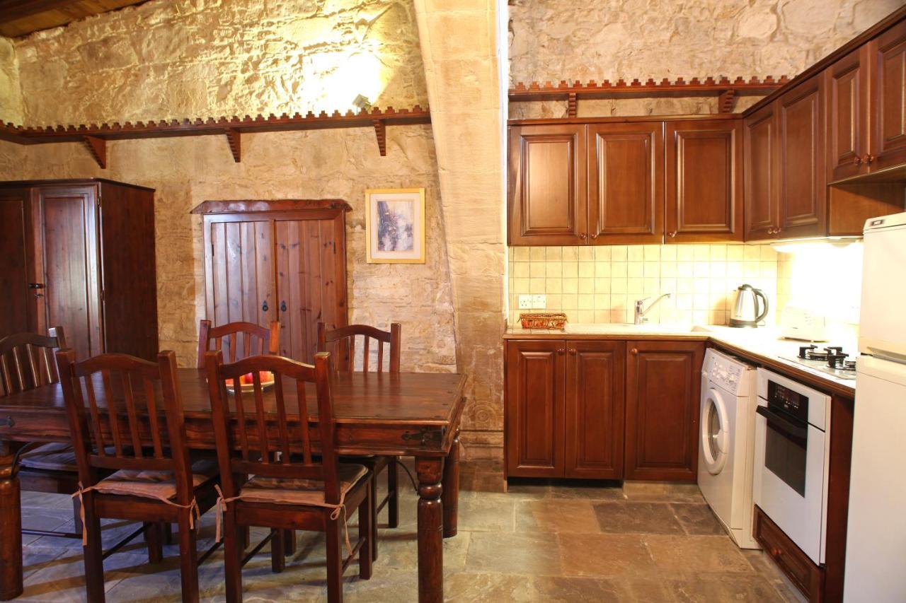 Agrovino Lofou Hotel Buitenkant foto