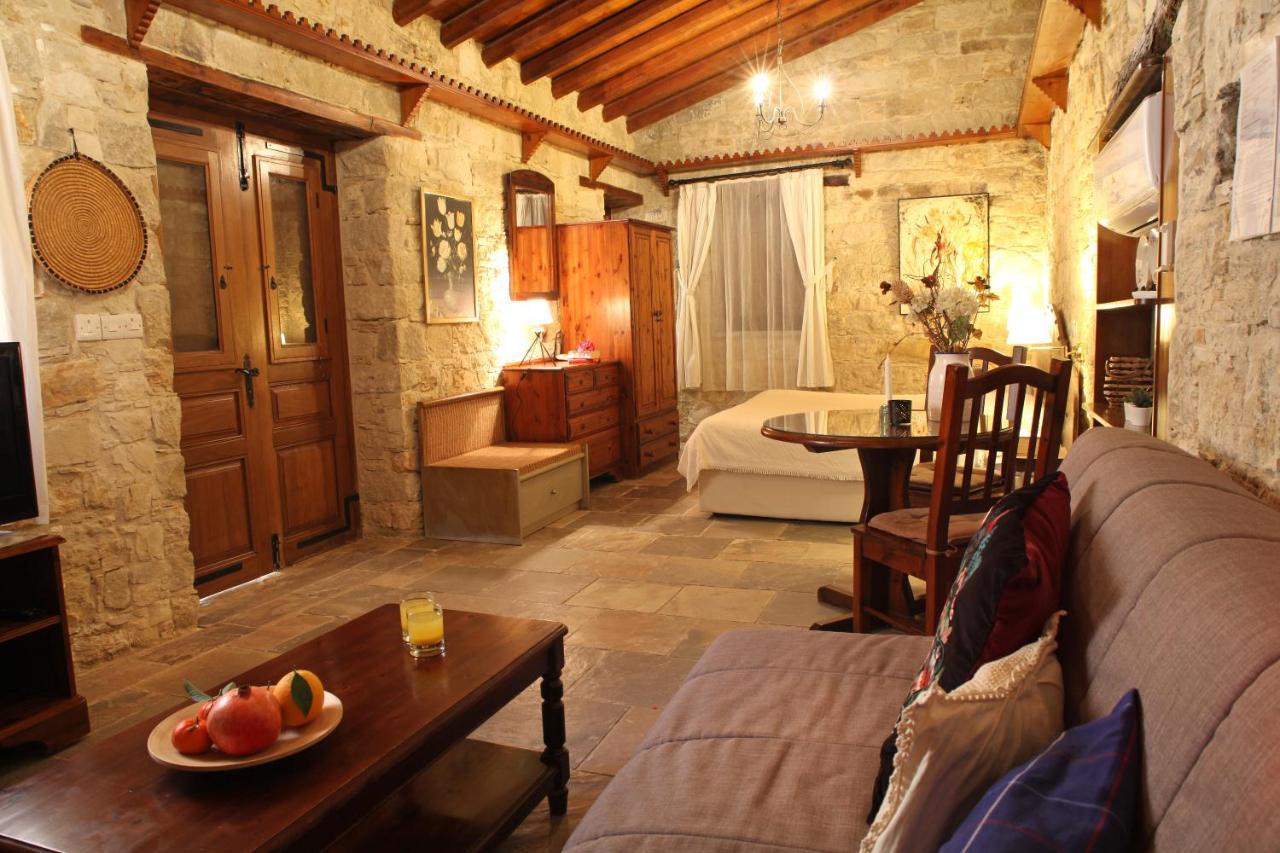 Agrovino Lofou Hotel Buitenkant foto