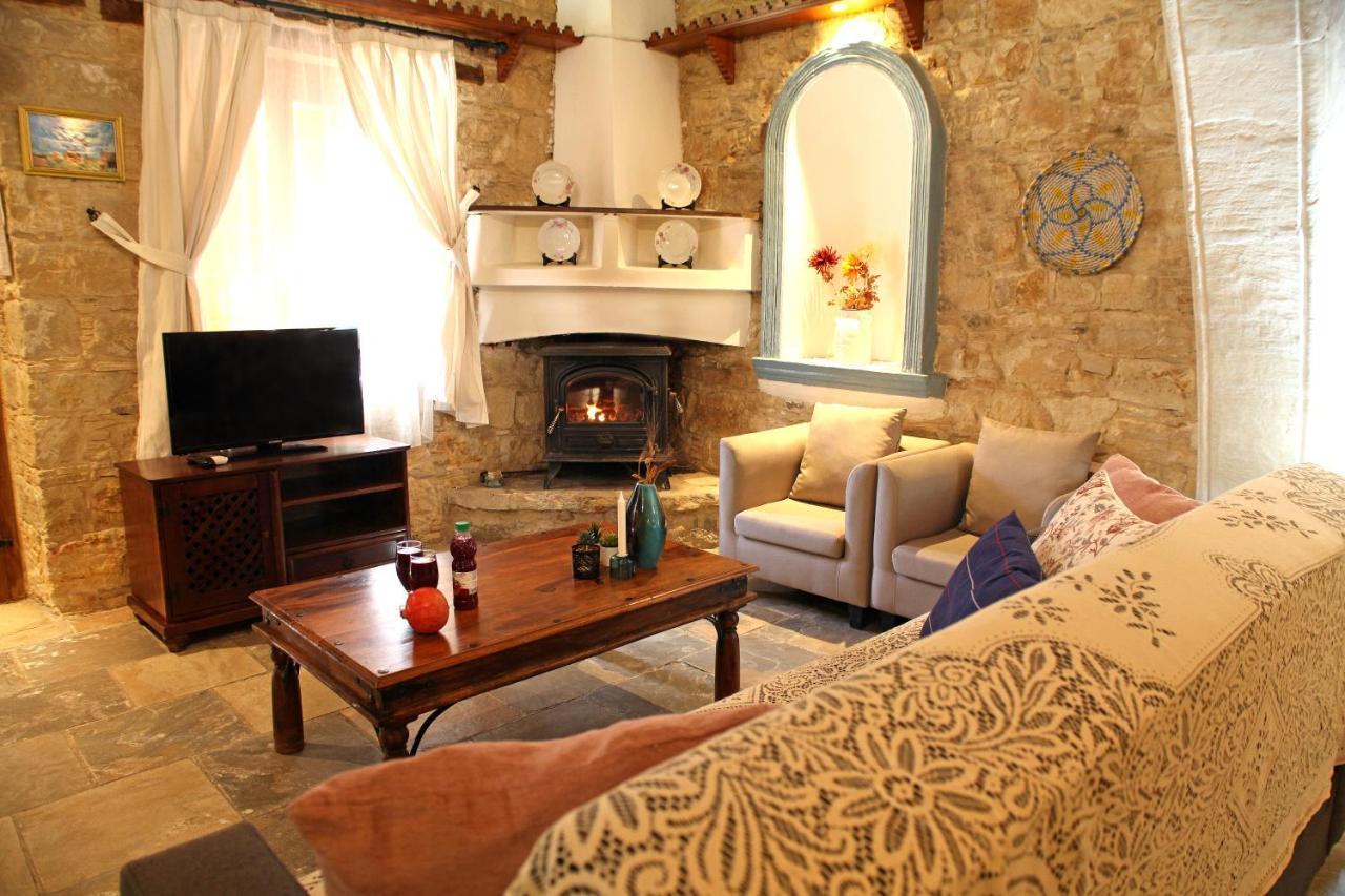 Agrovino Lofou Hotel Buitenkant foto