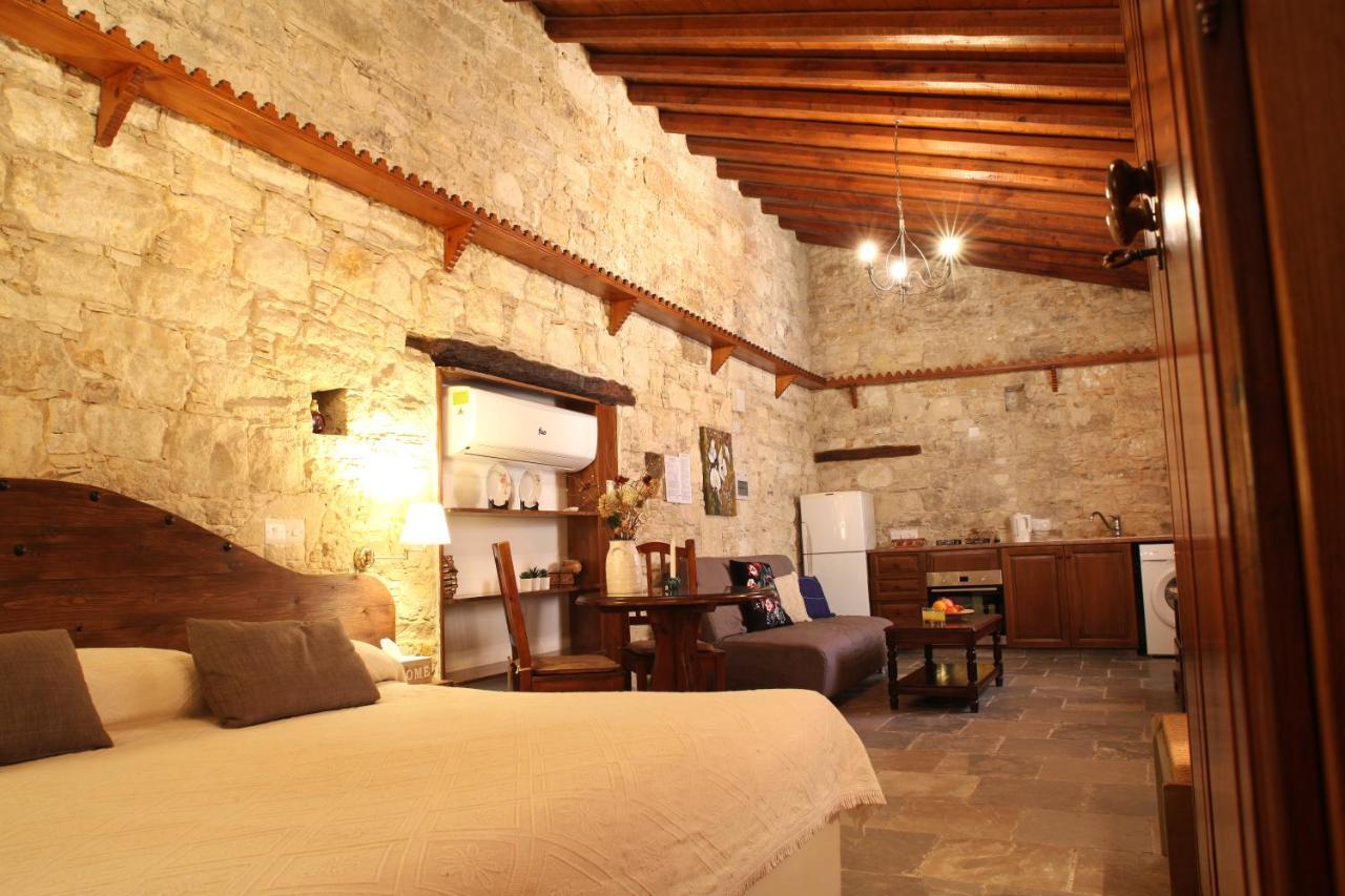 Agrovino Lofou Hotel Buitenkant foto
