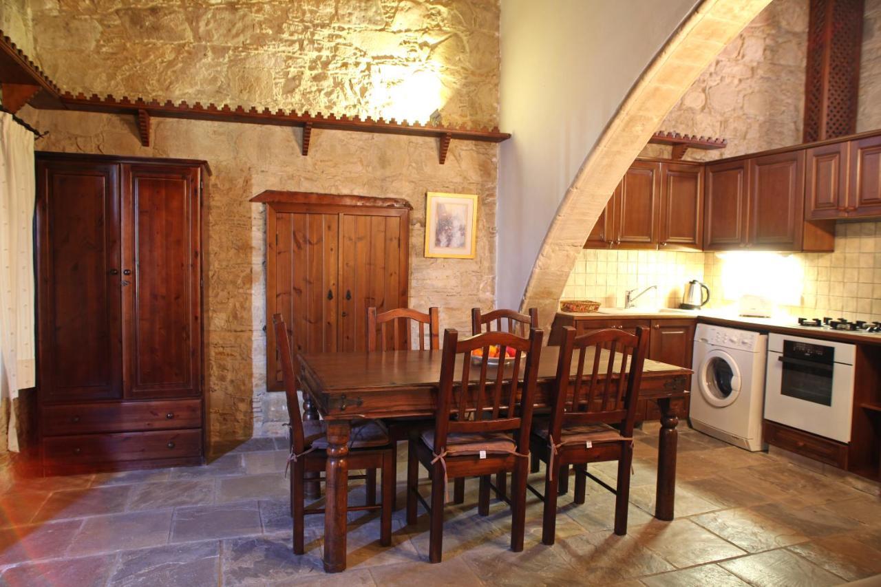 Agrovino Lofou Hotel Buitenkant foto