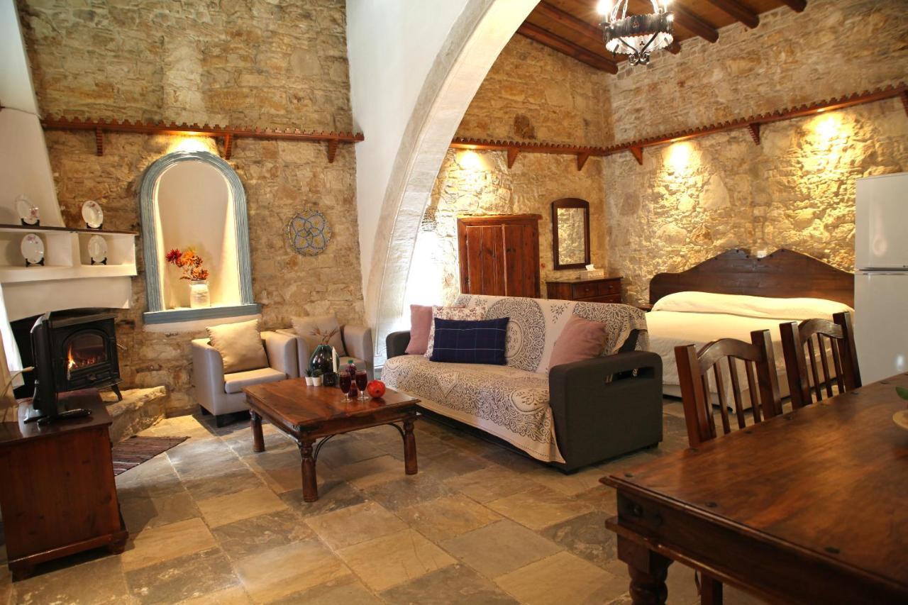 Agrovino Lofou Hotel Buitenkant foto