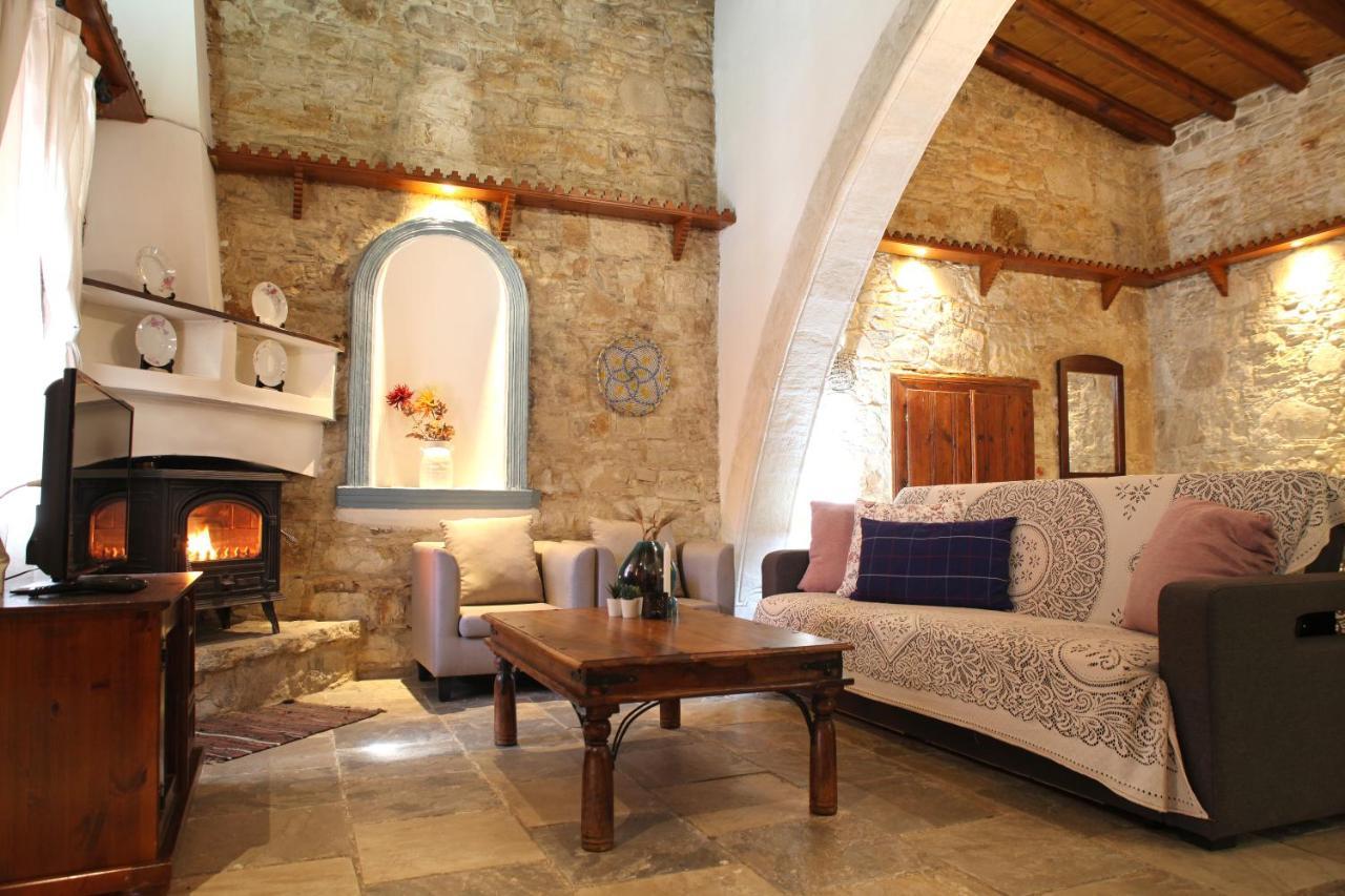 Agrovino Lofou Hotel Buitenkant foto