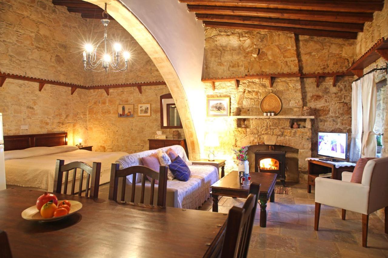 Agrovino Lofou Hotel Buitenkant foto