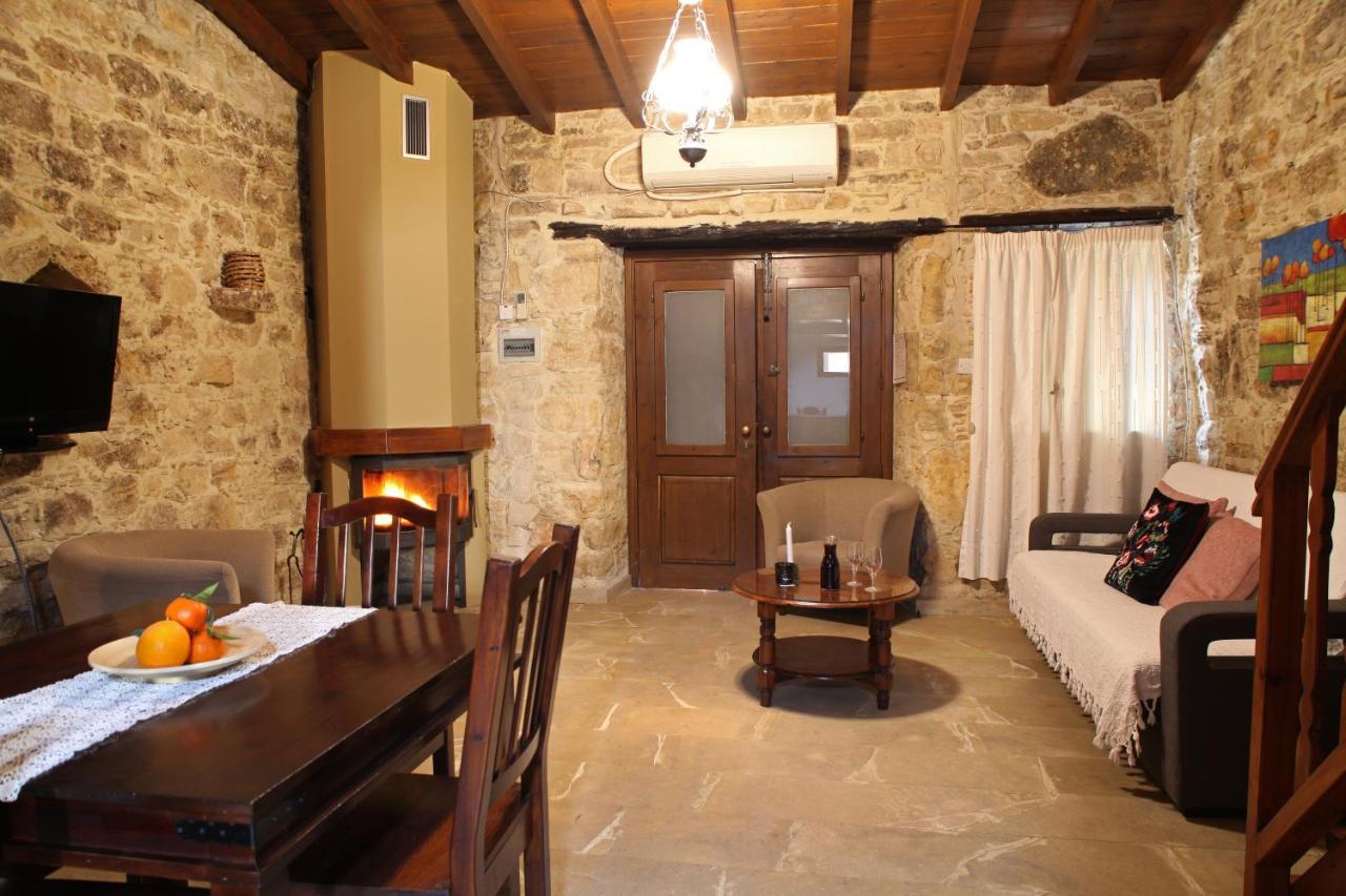 Agrovino Lofou Hotel Buitenkant foto