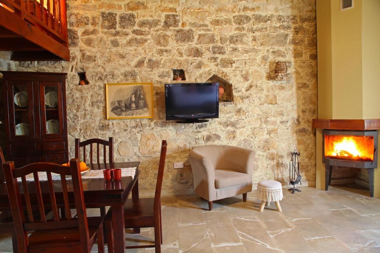 Agrovino Lofou Hotel Buitenkant foto