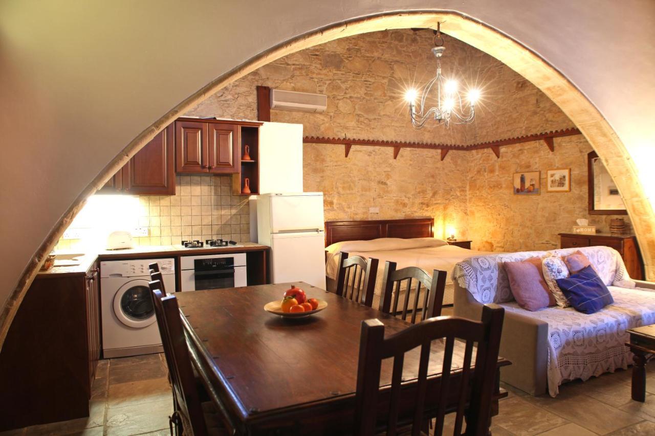 Agrovino Lofou Hotel Buitenkant foto