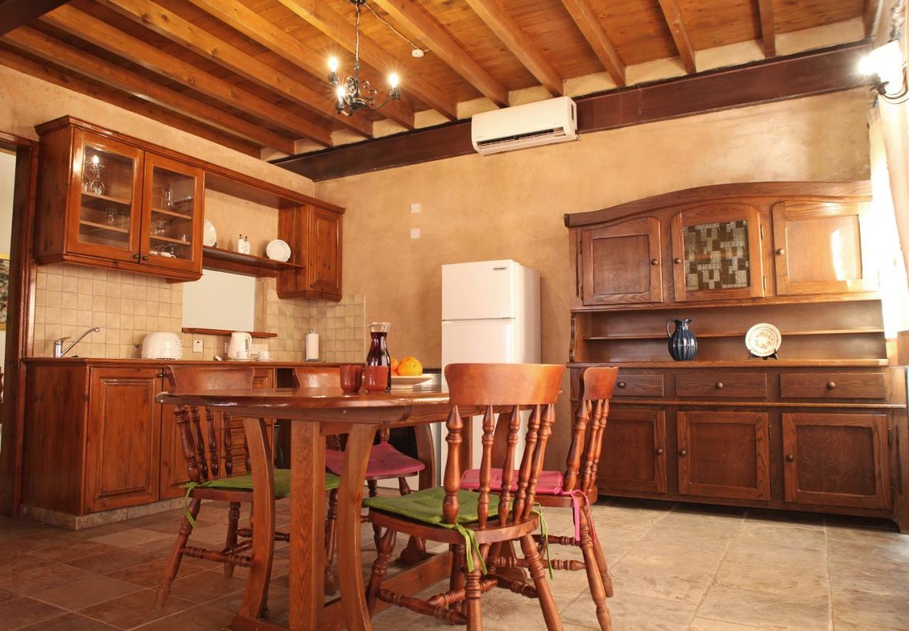 Agrovino Lofou Hotel Buitenkant foto