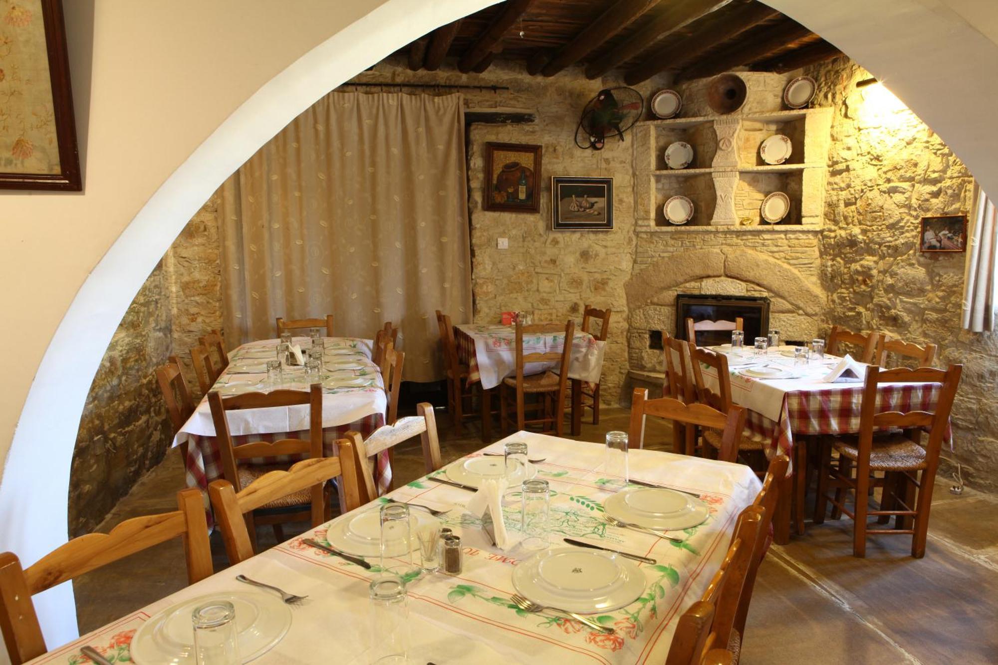 Agrovino Lofou Hotel Buitenkant foto